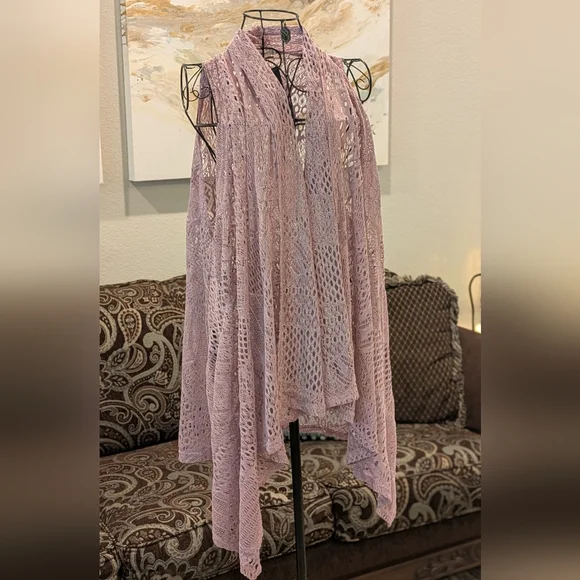 Mauve Crochet Sleeveless Cardigan - Picture 2 of 5
